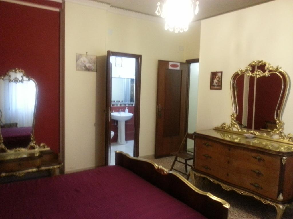 B&B Intrabartolo Trapani Oda fotoğraf